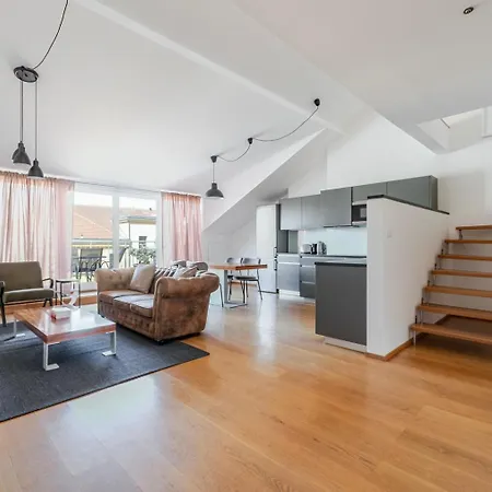 Blueground 3 Furnished Zizkov Tower Prg-45 *