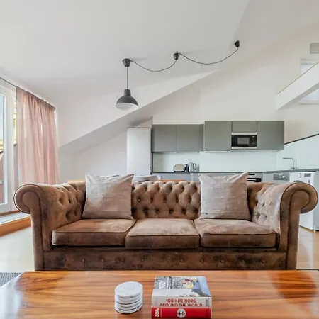 Blueground 3 Furnished Zizkov Tower Prg-45 Appartement