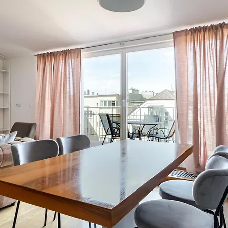 Blueground 3 Furnished Zizkov Tower Prg-45 *